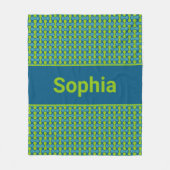 Modern Retro Link Pattern in Blue and Green フリースブランケット (正面)