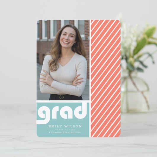 Modern Retro Script Graduate Photo Graduation 招待状 (スタンド正面)