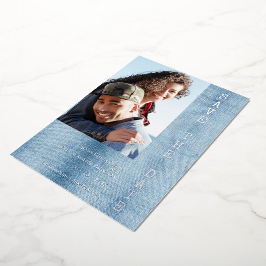 Modern Romantic Blue Jean Engaged Couple Photo 箔招待状 (回転した状態)