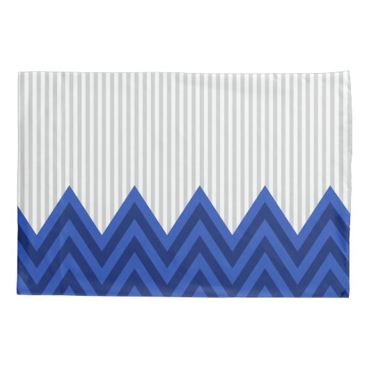 Modern Royal Blue Chevron Gray Stripes Pattern 枕カバー (裏面)