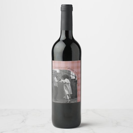 Modern Rustic Plaid Holiday Wine Label Personalize ワインラベル (正面)