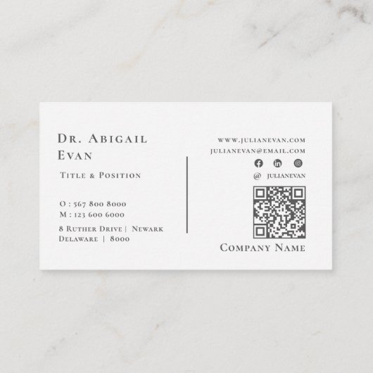 Modern Sage Green 3D Tooth Icon Dental Clinic 名刺 (裏面)