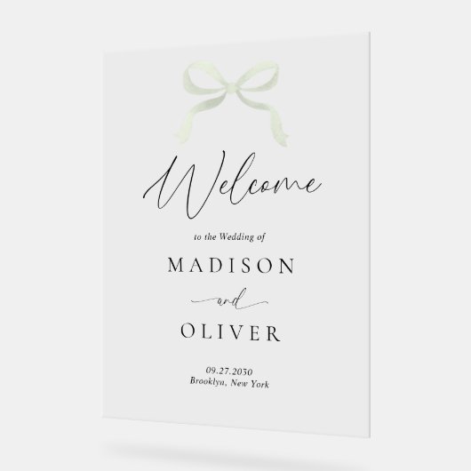 Modern Sage Green Bow Monogram Wedding Welcome アクリルサイン (傾斜)