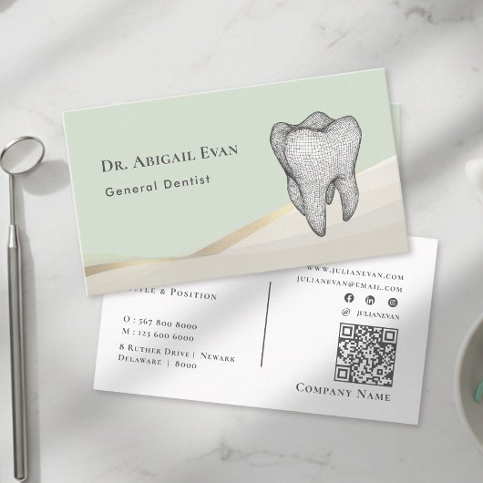 Modern Sage Green & Gold 3D Tooth Icon Dentist 名刺