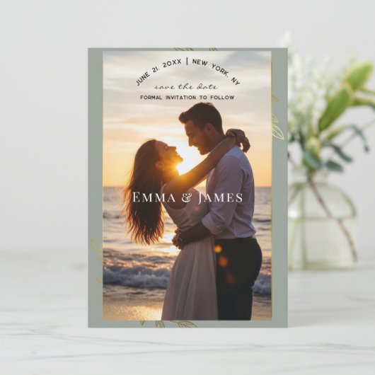 Modern Sage Green Gold Botanical Save the Date (スタンド正面)