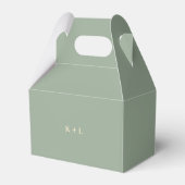 Modern Sage Green Simple Monogram Wedding フェイバーボックス (正面サイド)
