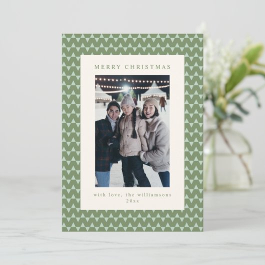 Modern Sage Green Triangle Christmas Photo Letter シーズンカード (スタンド正面)