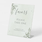 Modern Sage Greenery Wedding Favor Pedestal Sign 台座サイン (正面)