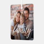 Modern Script Family Photo Christmas Personalized メタルオーナメント (正面左)