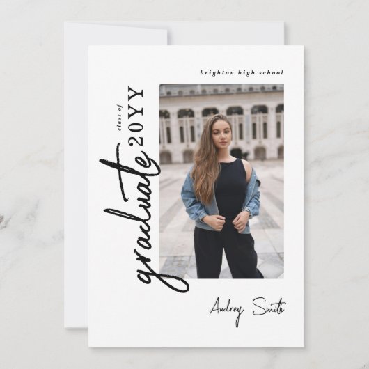 Modern Script Graduate 3 Photo Graduation 招待状 (正面)