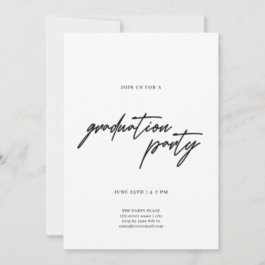 Modern Script Graduate Photo Black Graduation 招待状 (裏面)