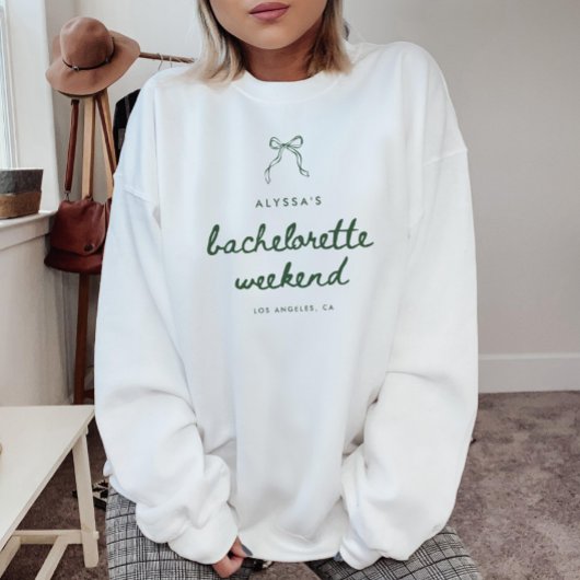 Modern Script Green Coquette Bachelorette Weekend スウェットシャツ