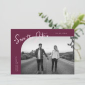 Modern Script Heart Cranberry Curved Frame Photo セーブザデート (スタンド正面)