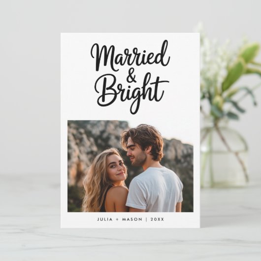 Modern Script Married & Bright Newlywed Photo シーズンカード (スタンド正面)