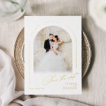 Modern Script Minimalist Photo Arch Wedding 箔招待状<br><div class="desc">Minimalist save the date card features modern script and chic arch frame in real gold foil,  with couple's photo,  elegant and simple,  great for modern classy wedding.</div>