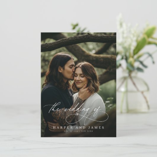 Modern Script QR Code Boho Minimalist Wedding 招待状 (スタンド正面)