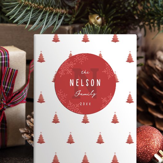 Modern Script Snowflakes Family Name Holiday Favor ラウンドシール