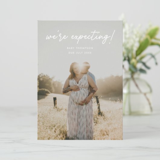 Modern Script 'We're Expecting' Pregnancy Photo 案内状 (スタンド正面)