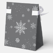 Modern Silver Grey Magical Snowflake Baby Shower フェイバーボックス (裏面)