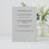 Modern Silver Rings Gray Wedding Information Card エンクロージャーカード (スタンド正面)