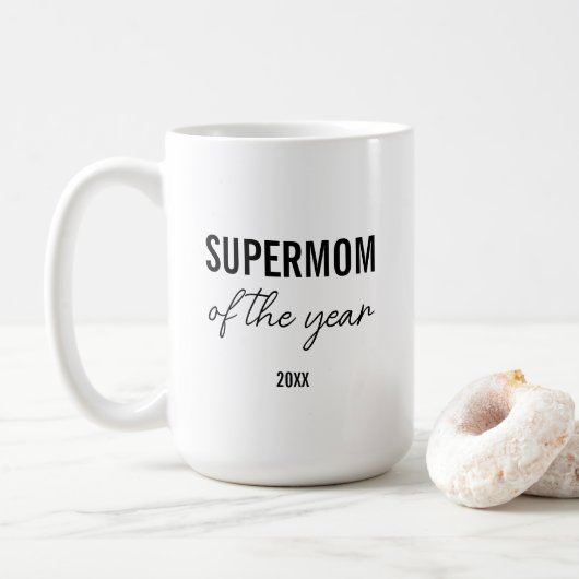 Modern Simple Black and White Script Supermom コーヒーマグカップ (ドーナツ)