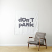 Modern, simple, bold cool graphic of Don't Panic タペストリー (インサイチュ)