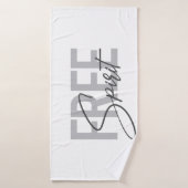 Modern, simple, cool typography of Free Spirit バスタオル (バスタオル)