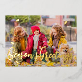 Modern Simple Playful Greetings Leaf Family Photo 箔シーズンカード (正面)