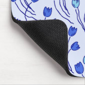 Modern Sketchy Tulips Pattern | Blue Delft マウスパッド (コーナー)