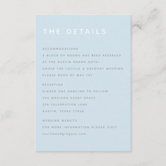 Modern Sky Blue Editorial All Caps Enclosure エンクロージャーカード (正面)