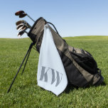 Modern Soft Blue Monogram Initials Personalized ゴルフタオル<br><div class="desc">This personalized golf towel features a classic two-letter monogram in soft blue. The sophisticated design makes it an ideal bridesmaid gift, bachelorette party favor, or wedding party keepsake for the golf-loving bride. The towel hangs neatly from your bag, combining practical functionality with timeless preppy style. Customize the initials to create...</div>