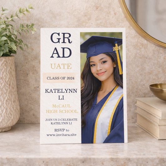 Modern Split Layout Invitation 招待状