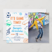 Modern Sports It's Game Time! Kids Birthday Photo 招待状 (正面)