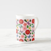 Modern Spring Garden Butterfly Floral  ボーンチャイナマグカップ (正面右)