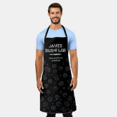 Modern Sushi Roll Pattern with Culinary Typography エプロン (着用した状態)