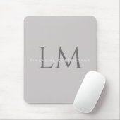 Modern Taupe Gray Monogram Workspace Accent マウスパッド (マウス)