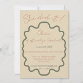 Modern Terracotta She Did It Graduation Party  招待状 (正面)