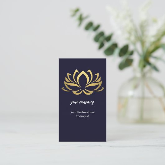 Modern Therapist Wellness Holographic Gold Lotus 名刺 (スタンド正面)