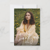 Modern trendy script graduation photo サンキューカード (正面)