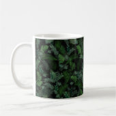 Modern tropical green foliage Black pattern コーヒーマグカップ (左)