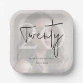 Modern Twenty 20th Birthday Party Plates ペーパープレート (正面)