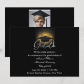 Modern Typography Black Cap Monochrome Graduation  招待状 (正面/裏面)