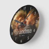 Modern Typography Grandma Custom Photo Gift ラウンド壁時計 (傾斜)