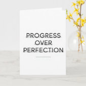 Modern typography progress over perfection text カード (黄色い花)