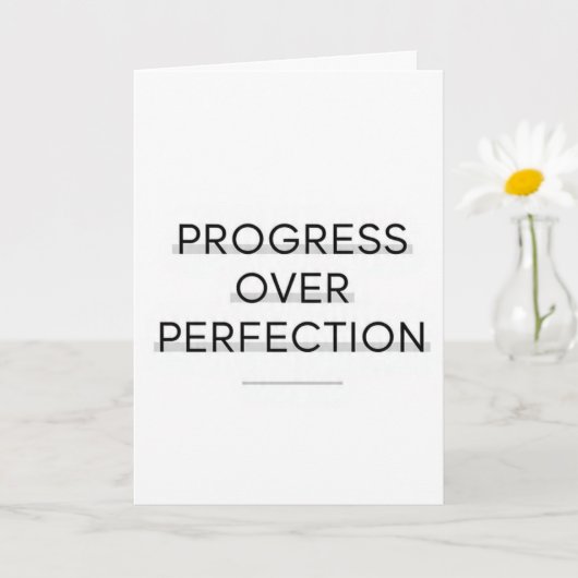Modern typography progress over perfection text カード (小さな植物)