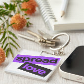 Modern, urban, vibrant, trendy graphic Spread Love キーホルダー (正面右)