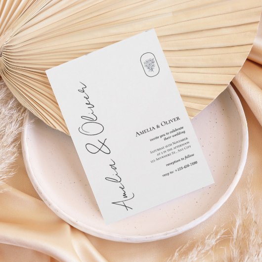 Modern Vertical Script Wedding Invitation 招待状