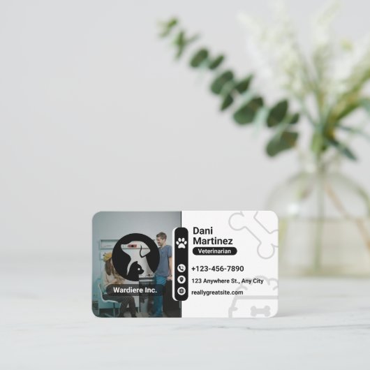 Modern Vet Animal Hospital – Black & White  名刺 (スタンド正面)