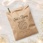 Modern We tied the knot pretzel favor bag wedding  フェイバーバッグ (クリップ留めされた状態)