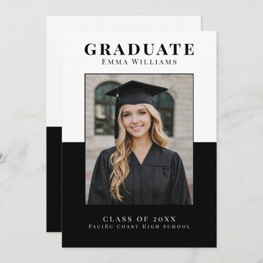 Modern White and Black Graduate Announcement 招待状 (正面/裏面)